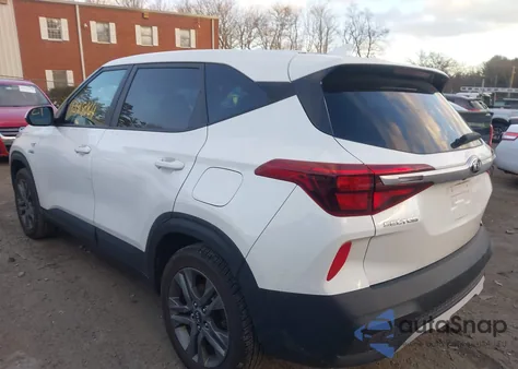 2021 Kia Seltos Lx z USA, uszkodzony, nr VIN KNDEPCAA0M7062232